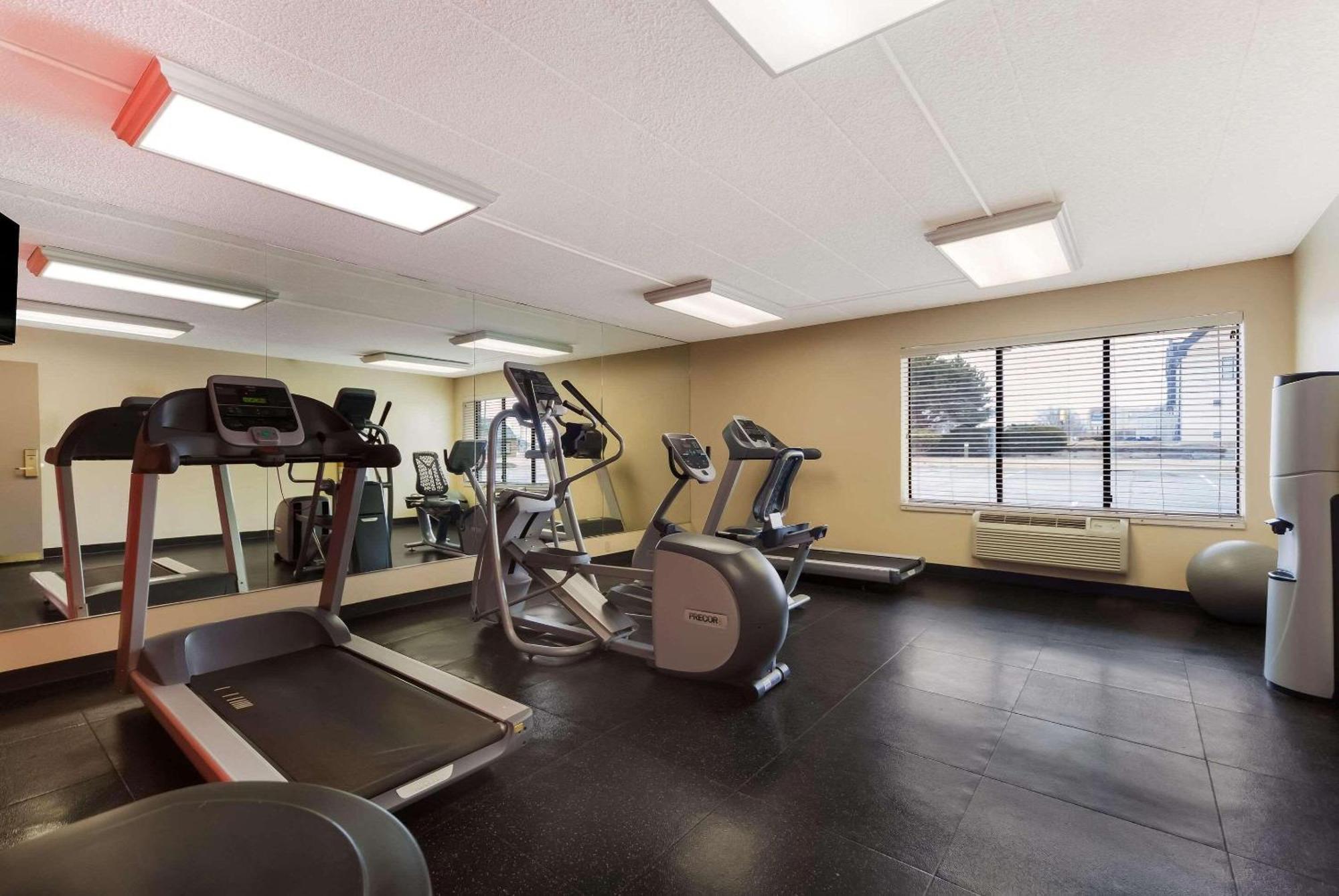 Wingate By Wyndham Lincoln Airport East Hotel Luaran gambar